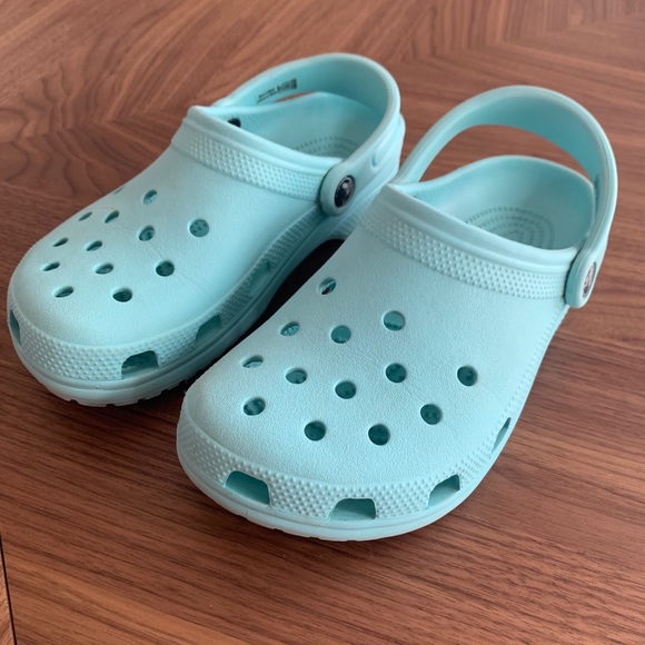 aqua marine crocs